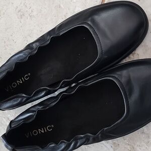 Vionic Women's Uptown Ballet Slip ons